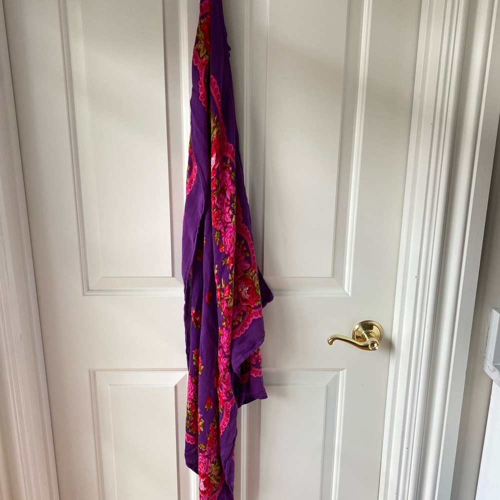 Forever 21 Foral Print Scarf - Picture 3 of 4